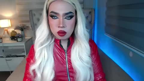 Snapshot of lovelymarie69 chatting on 02/09/25, 05:33 Rebeca online show from 02/09/25, 05:33