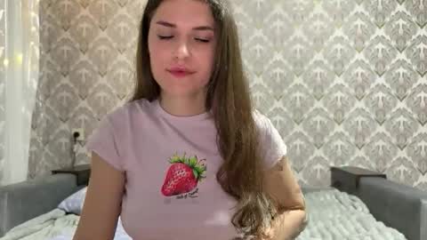 Mia online show from 05/20/26, 06:58