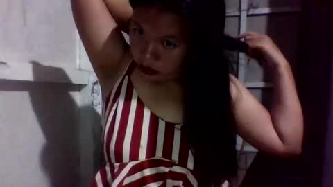 Snapshot of lovelymocha27 chatting on 10/13/25, 01:11 lovelymocha27s online show from 10/13/25, 01:11