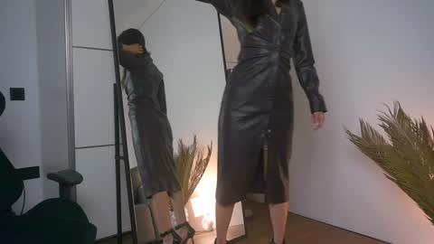 kim online show from 01/28/25, 07:10