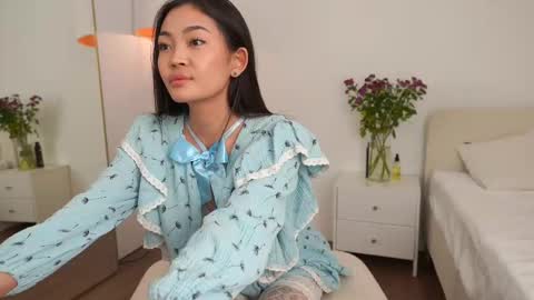 kim online show from 11/18/25, 04:11