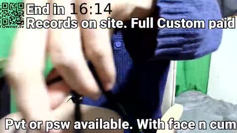 Snapshot of lovelyowner chatting on 12/22/25, 11:18 .com online show from 12/22/25, 11:18