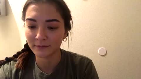 Snapshot of lovelyqueenaria chatting on 12/17/24, 07:15 Queen Aria  online show from 12/17/24, 07:15