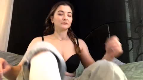 Snapshot of lovelyqueenaria chatting on 03/12/25, 06:22 Queen Aria  online show from 03/12/25, 06:22