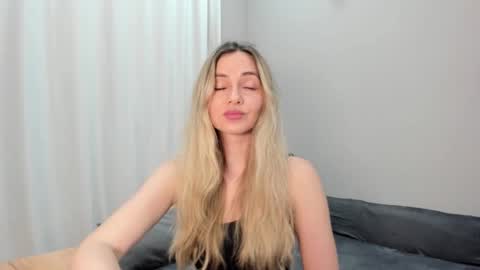 Snapshot of lovelyrose135 chatting on 02/27/26, 04:07 Lovely Rose online show from 02/27/26, 04:07