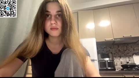 Snapshot of lovelysilk_63 chatting on 06/08/26, 06:52 ELA online show from 06/08/26, 06:52