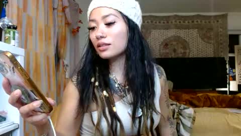 Snapshot of lovelyxmacii chatting on 12/14/25, 04:18 lovelyxmacii online show from 12/14/25, 04:18