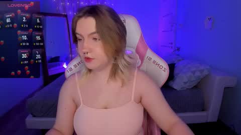 Julia  online show from 11/25/25, 08:14