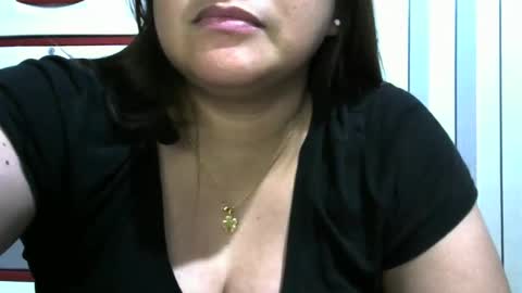 Snapshot of lovelyysabelle chatting on 01/08/25, 03:28 Alex online show from 01/08/25, 03:28