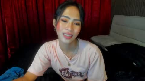 Snapshot of lovemarie19x chatting on 02/13/25, 08:38 pauleen online show from 02/13/25, 08:38