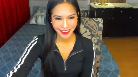 Snapshot of lovemarie19x chatting on 09/28/25, 05:02 pauleen online show from 09/28/25, 05:02