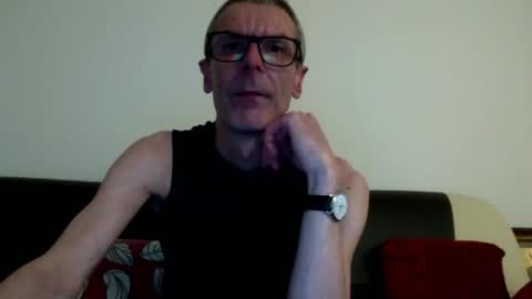 Snapshot of lovepvclate40s chatting on 02/24/25, 08:47 lovepvcearly50s online show from 02/24/25, 08:47