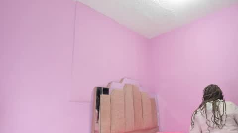 L O V E  online show from 09/11/25, 11:32