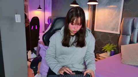 Snapshot of lovequinn_mjs chatting on 11/15/25, 09:11 Love online show from 11/15/25, 09:11