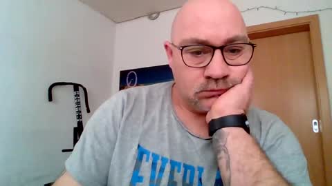 lover010983 online show from 03/10/25, 08:48