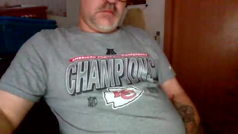 lover010983 online show from 02/09/26, 08:18