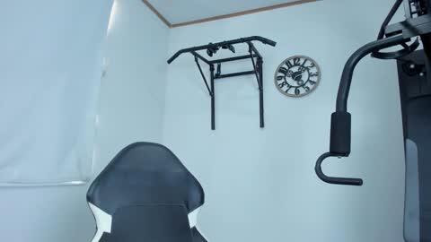 Snapshot of lover_fitnessboy chatting on 01/27/25, 07:35 kevin online show from 01/27/25, 07:35