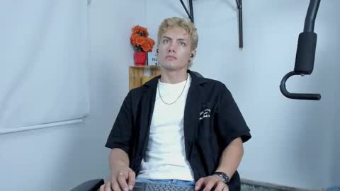 Snapshot of lover_fitnessboy chatting on 09/09/25, 03:50 kevin online show from 09/09/25, 03:50