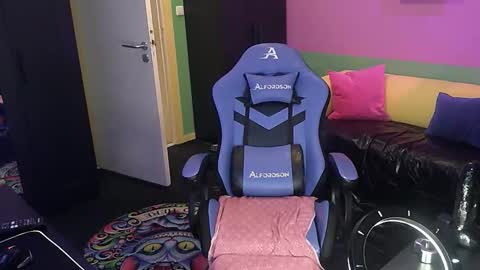 Snapshot of loverboy89hh chatting on 09/23/25, 10:24 LoverBoy89HH online show from 09/23/25, 10:24