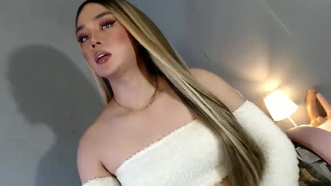 lovers moon22 online show from 12/19/24, 02:12