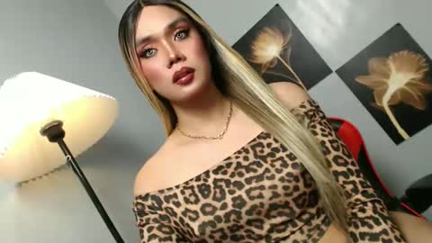 lovers moon22 online show from 12/02/25, 12:32