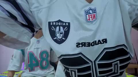 sofia and bryan online show from 10/27/25, 07:12