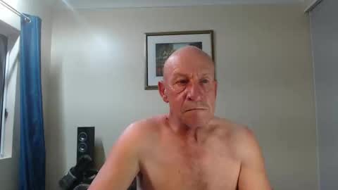 Lovesblackazz online show from 12/25/24, 10:28