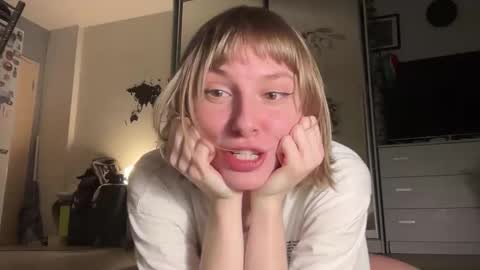 lovesstation online show from 02/09/26, 04:00