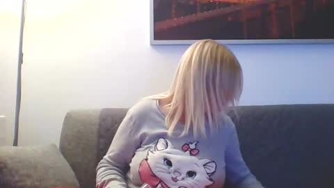 Snapshot of lovestar544963 chatting on 12/03/24, 06:17 Marlyn online show from 12/03/24, 06:17