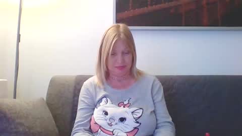 Snapshot of lovestar544963 chatting on 12/04/24, 02:59 Marlyn online show from 12/04/24, 02:59