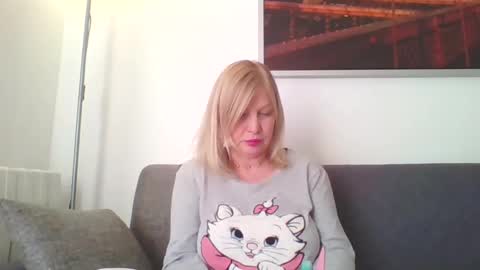 Snapshot of lovestar544963 chatting on 01/11/25, 02:36 Marlyn online show from 01/11/25, 02:36