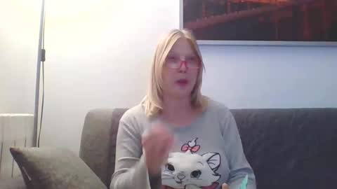 Snapshot of lovestar544963 chatting on 01/24/25, 08:43 Marlyn online show from 01/24/25, 08:43