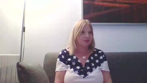 Snapshot of lovestar544963 chatting on 01/28/25, 09:40 Marlyn online show from 01/28/25, 09:40