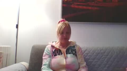 Snapshot of lovestar544963 chatting on 10/09/25, 09:02 Marlyn online show from 10/09/25, 09:02