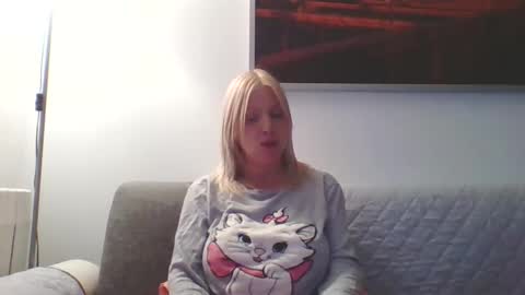 Snapshot of lovestar544963 chatting on 02/04/26, 03:51 Marlyn online show from 02/04/26, 03:51