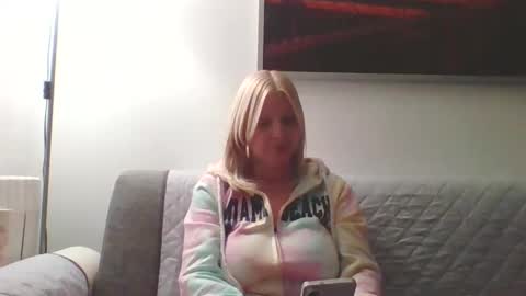 Snapshot of lovestar544963 chatting on 02/20/26, 09:15 Marlyn online show from 02/20/26, 09:15