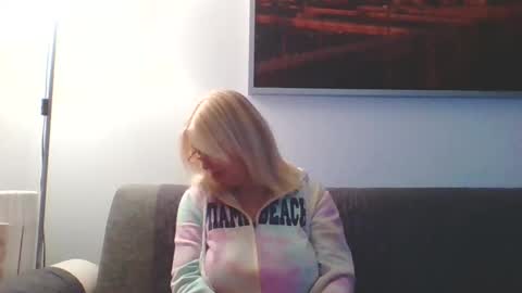 Snapshot of lovestar544963 chatting on 03/06/26, 12:07 Marlyn online show from 03/06/26, 12:07