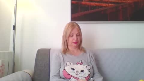 Snapshot of lovestar544963 chatting on 03/21/26, 01:37 Marlyn online show from 03/21/26, 01:37