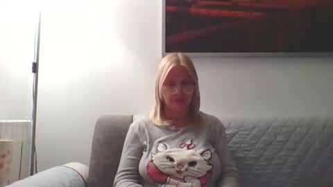 Snapshot of lovestar544963 chatting on 04/07/26, 10:42 Marlyn online show from 04/07/26, 10:42