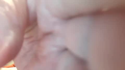 Snapshot of lovetobeseen9 chatting on 10/04/25, 11:52 Lovetobeseen9 online show from 10/04/25, 11:52