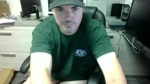 Snapshot of lovetofps chatting on 01/08/26, 05:37 Love2Game online show from 01/08/26, 05:37