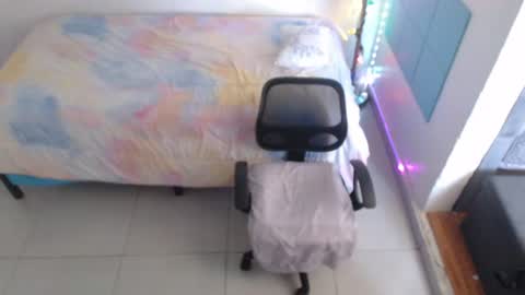 Snapshot of loveuniverse8 chatting on 06/17/26, 05:58 cutelucy 3 online show from 06/17/26, 05:58