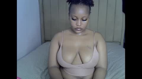 Snapshot of loveydivah chatting on 05/24/26, 05:45 loveydivah online show from 05/24/26, 05:45