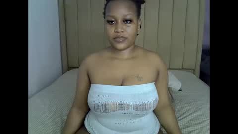 Snapshot of loveydivah chatting on 05/30/26, 07:05 loveydivah online show from 05/30/26, 07:05