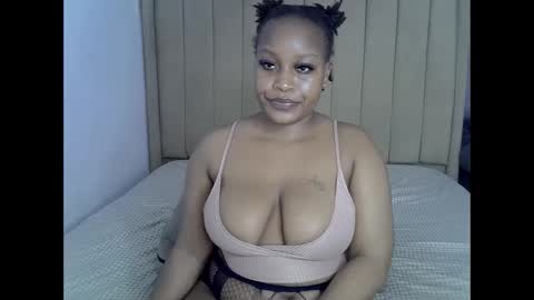 Snapshot of loveydivah chatting on 06/01/26, 12:29 loveydivah online show from 06/01/26, 12:29