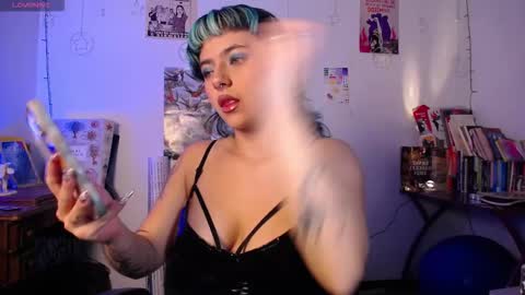 Snapshot of loving_alma chatting on 02/05/26, 01:21 loving_alma online show from 02/05/26, 01:21