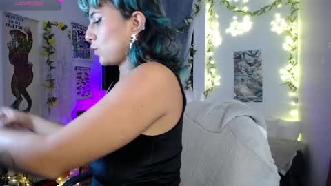 Snapshot of loving_alma chatting on 04/01/26, 02:12 loving_alma online show from 04/01/26, 02:12