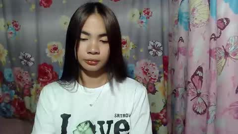 Snapshot of loving_rhean chatting on 05/01/26, 10:42 loving_rhean online show from 05/01/26, 10:42