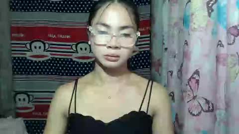 Snapshot of loving_rhean chatting on 05/25/26, 10:43 loving_rhean online show from 05/25/26, 10:43