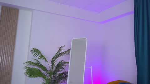 Nora online show from 12/22/24, 08:05